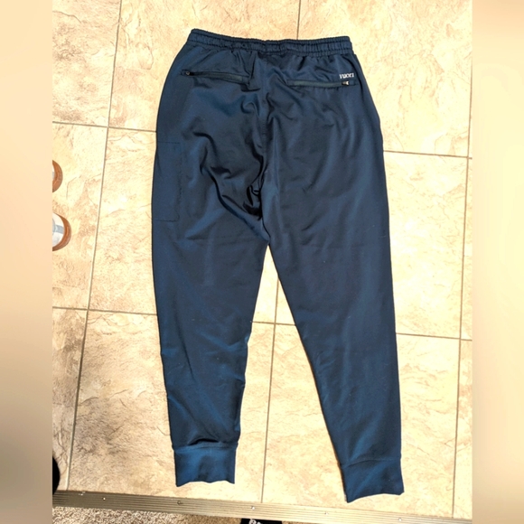 Vuori Men's Performance Jogger - Picture 3 of 3